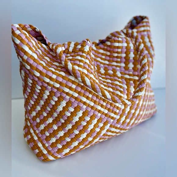 Moda Luxe Vegan Leather Large Woven Tote Bag and Matching Pouch Pink Coral EUC - Picture 9 of 9